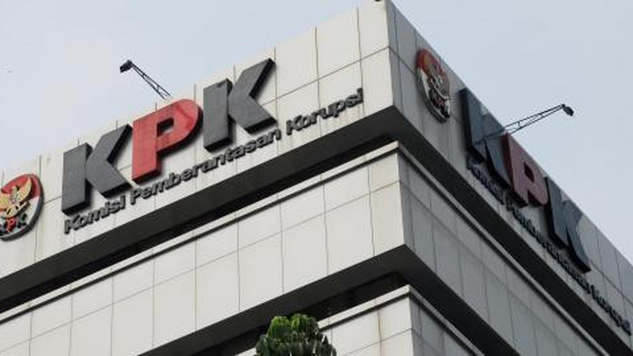 KPK juga geledah kantor DPRD Riau