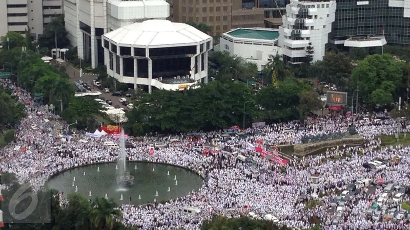 20161202-demo 2 Desember di Bundaran Patung Kuda-Jakarta