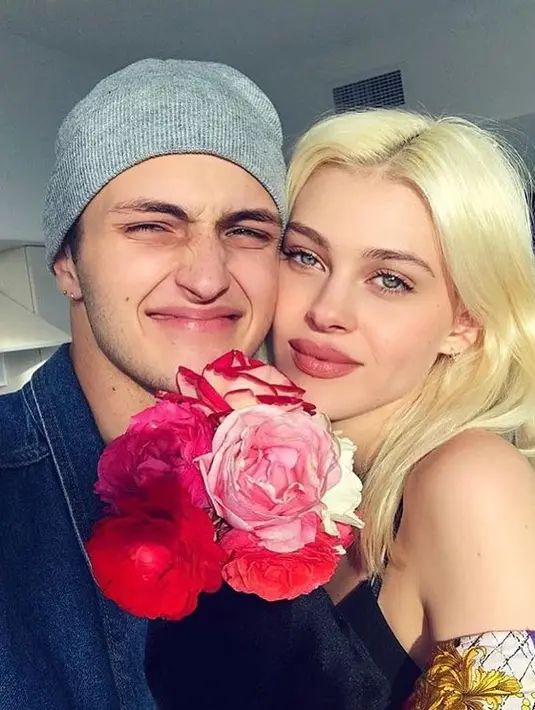 Padahal sebelumnya, feed Instagram Anwar Hadid penuh dengan kemesraan mereka berdua. (instagram/anwarhadid)