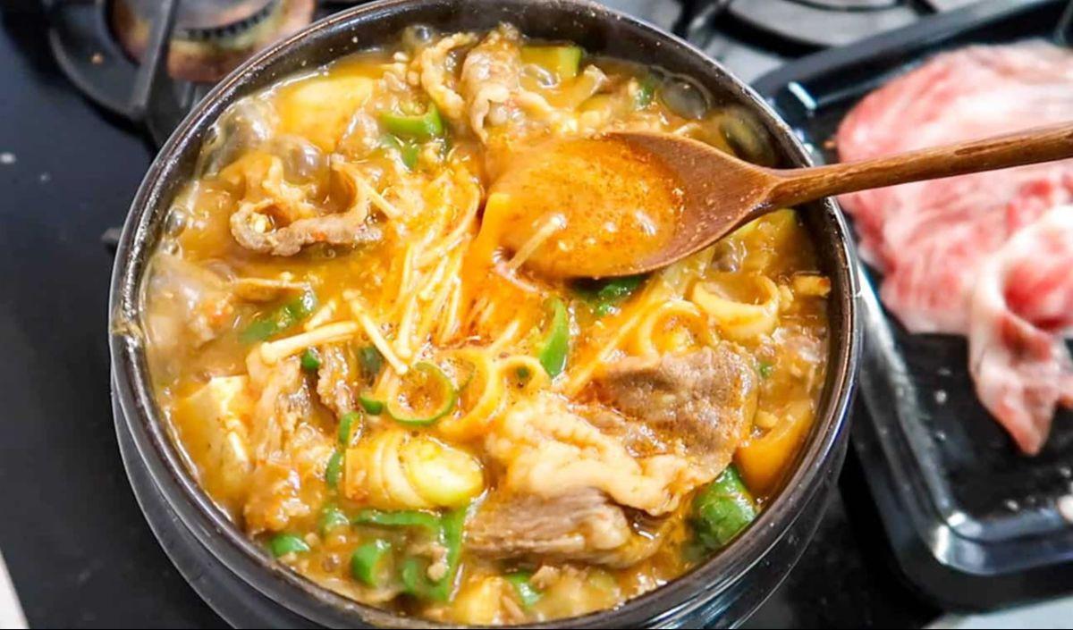3.&nbsp;Doenjangjjigae
