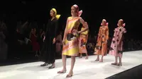 Koleksi Spring/Summer 2020 Jii by Gloria Agatha di Jakarta Fashion Week 2020. (Liputan6.com/Putu Elmira)