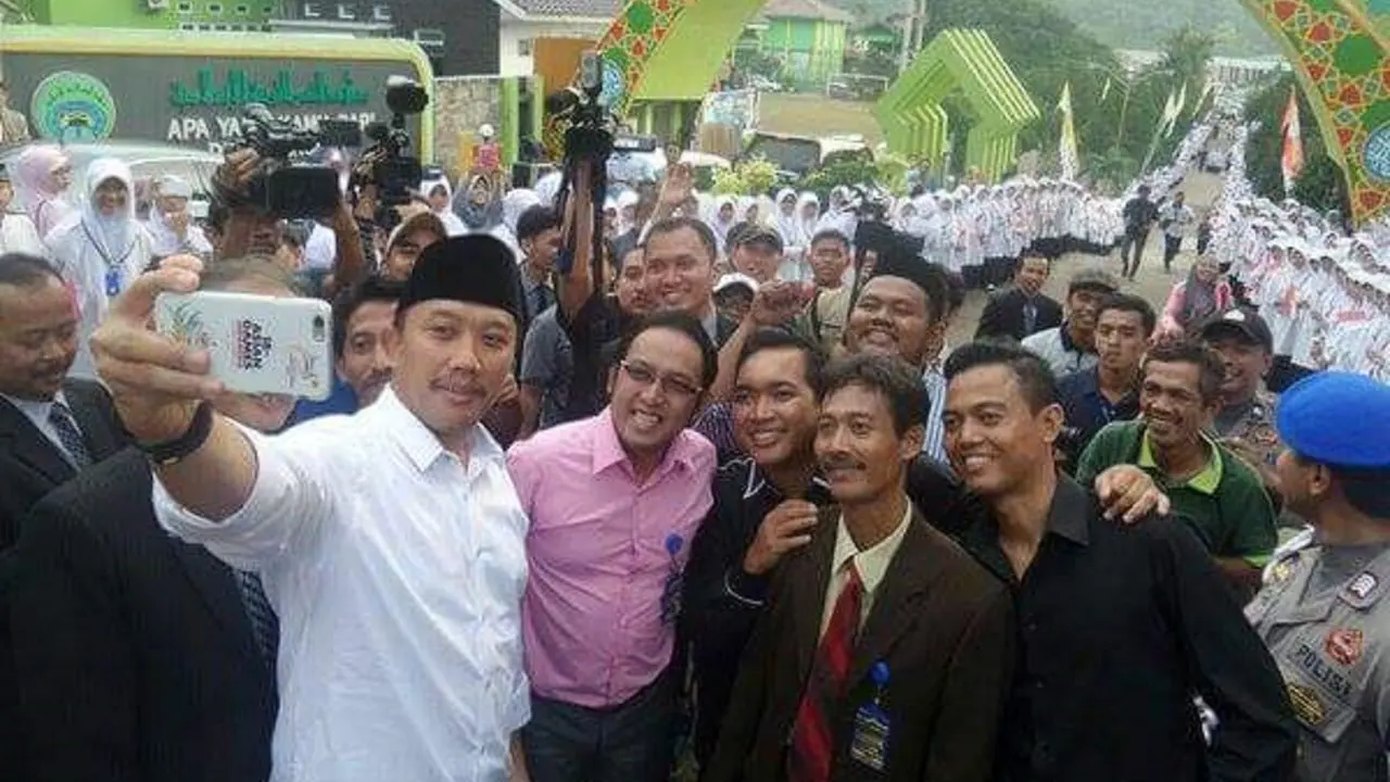 Apoy Wali potret bersama Menpora Imam Nahrawi