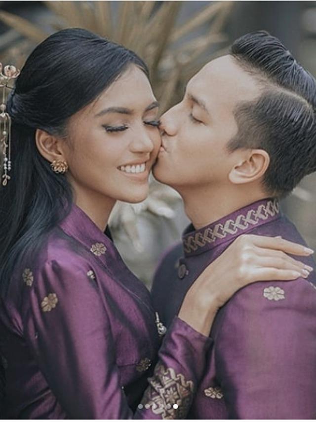 [Bintang] Ge Pamungkas Lamar Anastasia Herzigova