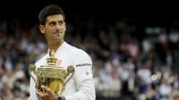 WIMBLEDON 2015 - Novak Djokovic menjadi juara Wimbledon 2015 usai mengalahkan Roger Federer. (  REUTERS/Stefan Wermuth)