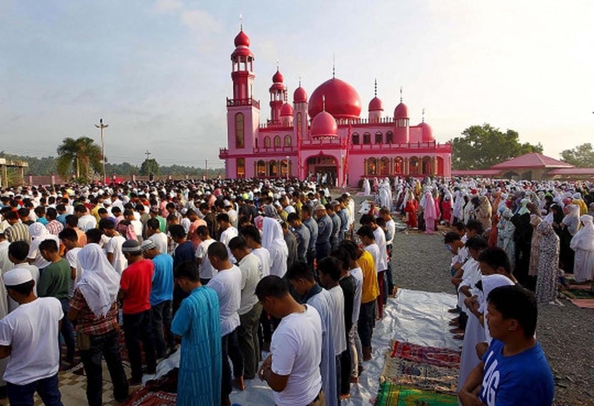 Gema takbir Idul Fitri berkumandang di belahan dunia