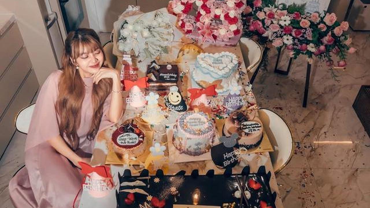 5 Potret Meja Makan Rumah Ghea Indrawari di Momen Ultah ke-28