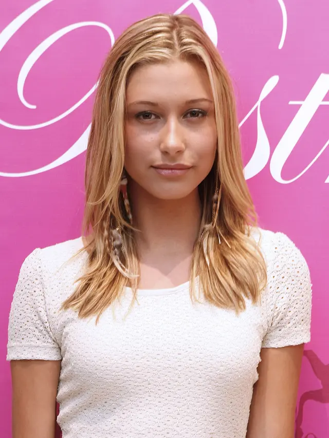 [Bintang] Hailey Baldwin