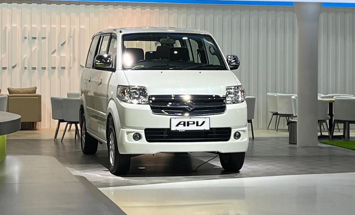 Suzuki Pamerkan Mobil Nostalgia di IIMS 2025, Tetap Bertahan di Era Mobil Listrik China