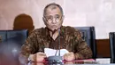 Ketua KPK Agus Rahardjo memberikan keterangan pers terkait kasus dugaan suap Rp 100 Juta pembangunan Purbalingga Islamic Center kepada Bupati Tasdi di Gedung Merah Putih KPK, Kuningan, Jakarta, Selasa (5/6). (Liputan6.com/Herman Zakharia)