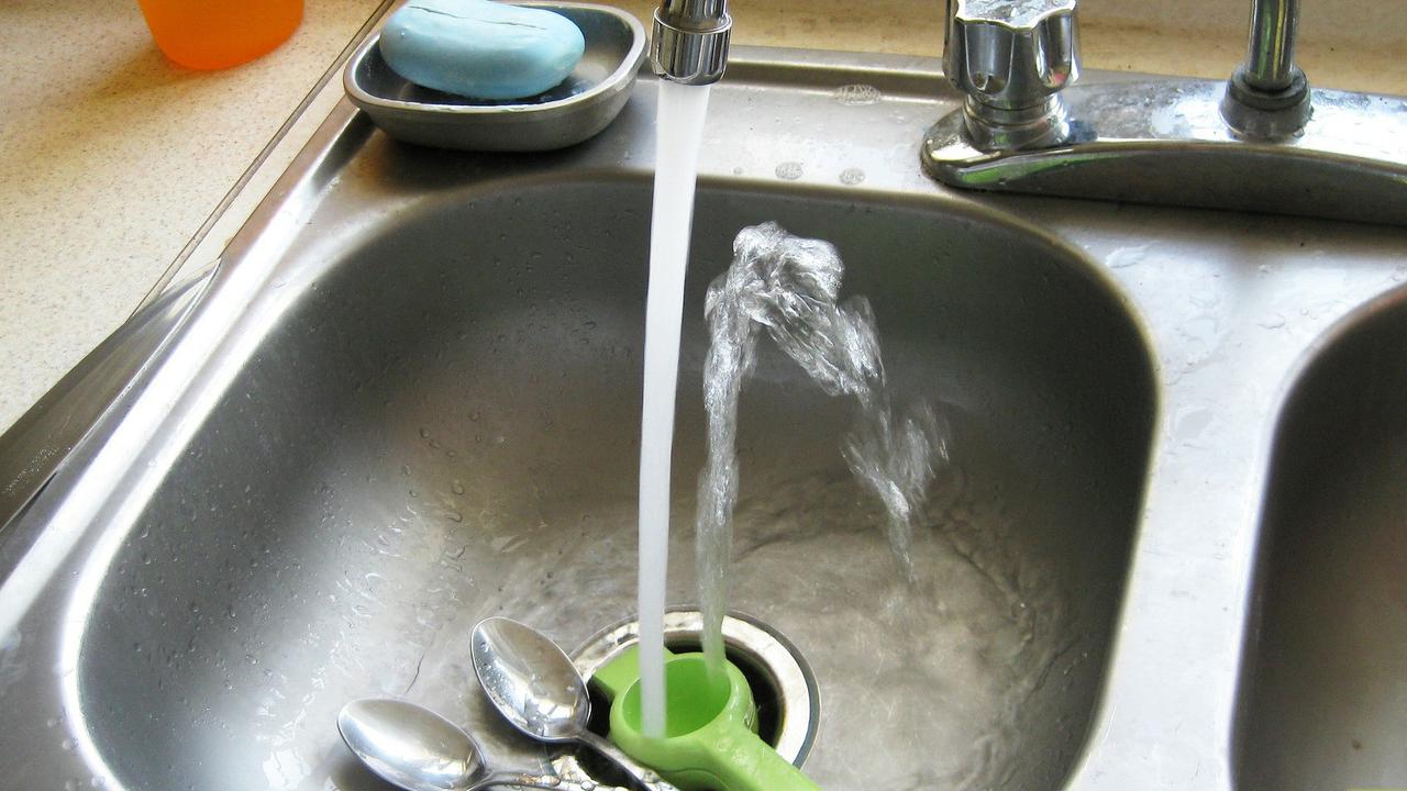 Hindari Membuang Lima Bahan Dapur Ini ke Wastafel agar Saluran Tidak Tersumbat