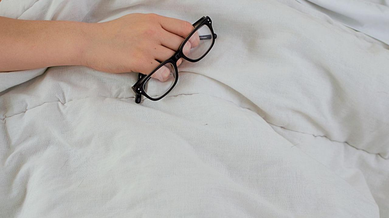 Tahukah Anda ada beberapa kebiasaan harian yang menambah berat badan secara cukup signifikan? Apabila dilakukan terus-menerus, Anda akan mengalami lonjakan kenaikan berat badan yang tak diinginkan. Untuk itu, Anda harus tahu apa saja yang termasuk dalam d