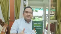 Bupati Blora Arief Rohman baru saja merilis buku yang berjudul 'Mas Arief dari Santri Jadi Bupati (Menjemput Perubahan Blora)'. (Liputan6.com/ Dok Pemkab Blora)