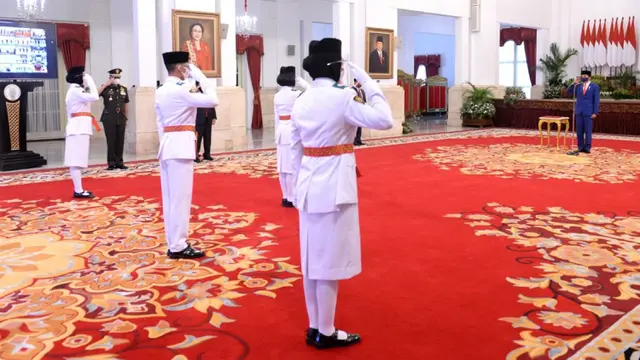Pengukuhan 8 Anggota Paskibraka 2020 di Istana Negara