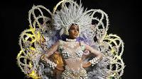 Tampil memukau bak ratu bawah laut, kostum Miss Supranational Republik Dominika ini dipenuhi hiasan Mutiara yang membuat penampilannya tampak glamor. (Instagram/eoannaelaynna).