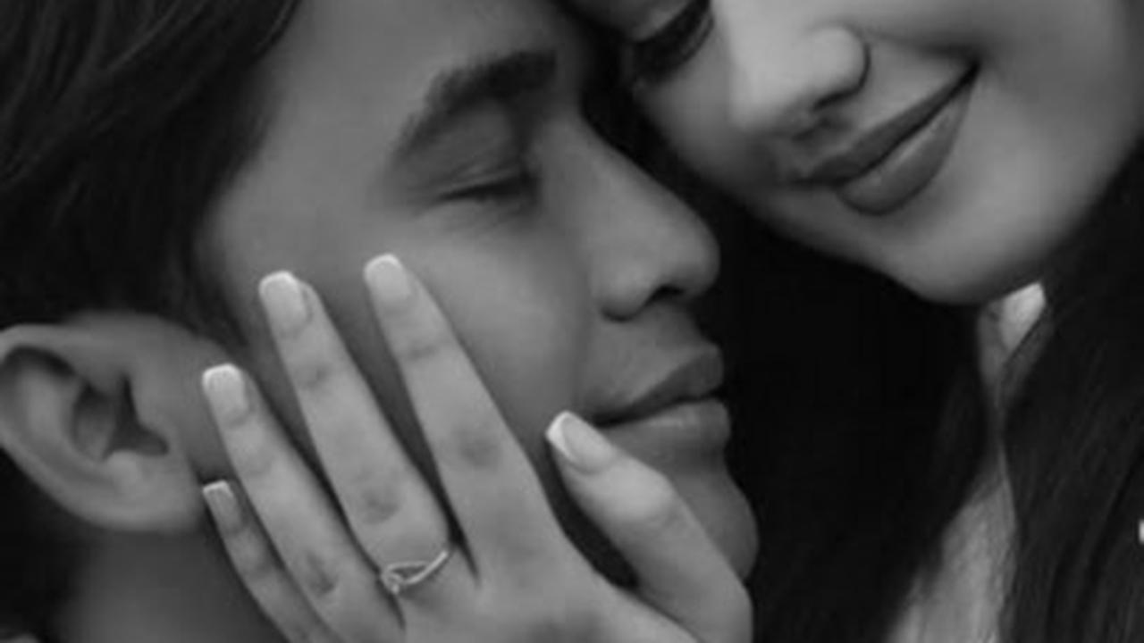 5 Potret Billy Syahputra Lamar Sang Pacar Vika Kolesnaya di Bali, Romantis Banget!