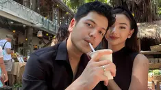 Pasangan selebriti Glenca Chysara dan Rendi Jhon tengah menikmati momen liburan ke Bali. Keduanya telah berada di Bali sejak beberapa hari yang lalu. Dalam media sosial Instagramnya, pasangan ini banyak unggah momen serunya jalani liburan bareng. (Liputan6.com/IG/@glencachysaraofficial)