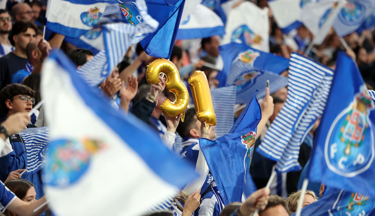 Sementara itu, ini menjadi gelar Liga Portugal ke-31 bagi FC Porto. Hal tersebut membuat klub yang memiliki corak biru putih itu tercatat menjadi klub kedua tersukses di Portugal. (AP Photo/Miguel Angelo Pereira)