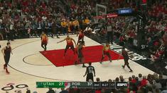 Berita video game recap NBA 2017-2018 antara Portland Trail Blazers melawan Utah Jazz dengan skor 102-93.