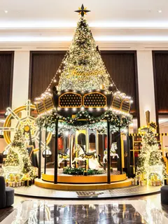 Intip bagaimana Fairmont Jakarta hidupkan suasana Natal dan Tahun baru bernuansa cerita dongeng (Fairmont Jakarta)