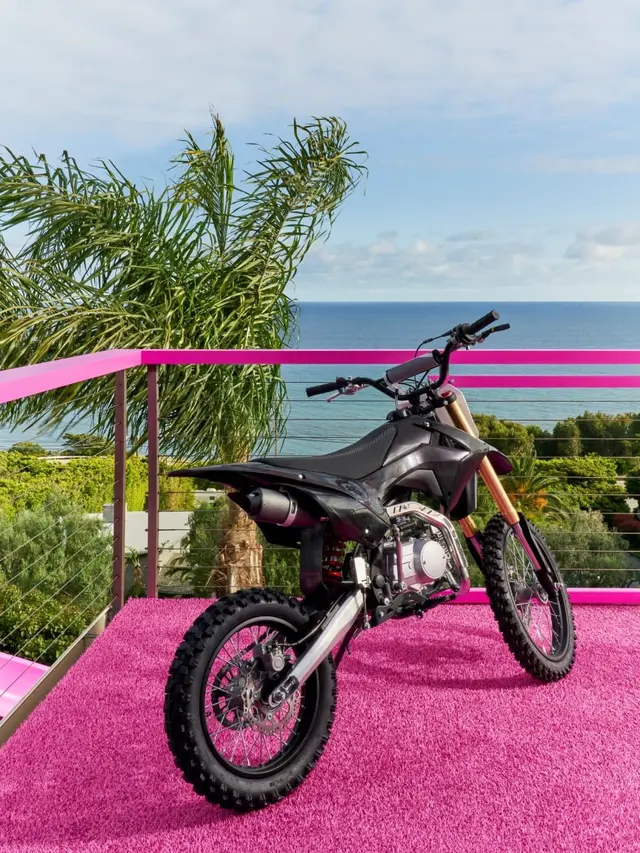 8 Potret Rumah Barbie di Kehidupan Nyata, Serba Pink Lengkap Ada Seluncuran Air