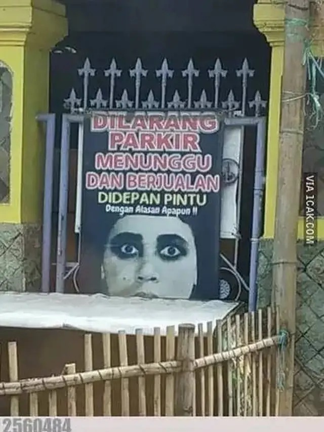 10 Potret Larangan Parkir Nyeleneh, Tulisannya Kocak