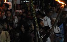 FOTO: Antusiasme Warga Gelar Pawai Obor Menyambut Ramadan 1445 Hijriah