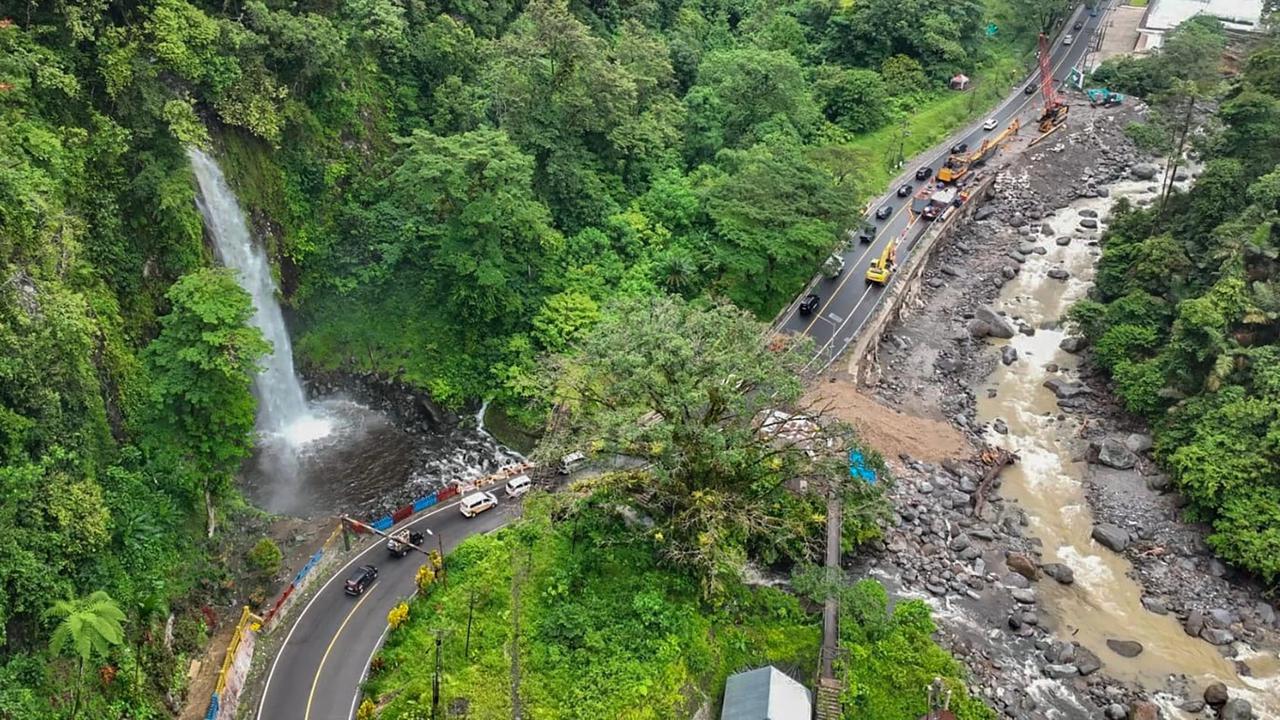 FOTO: Jalur Mudik Pascabencana di Sumatera Barat Kini Siap Dilalui