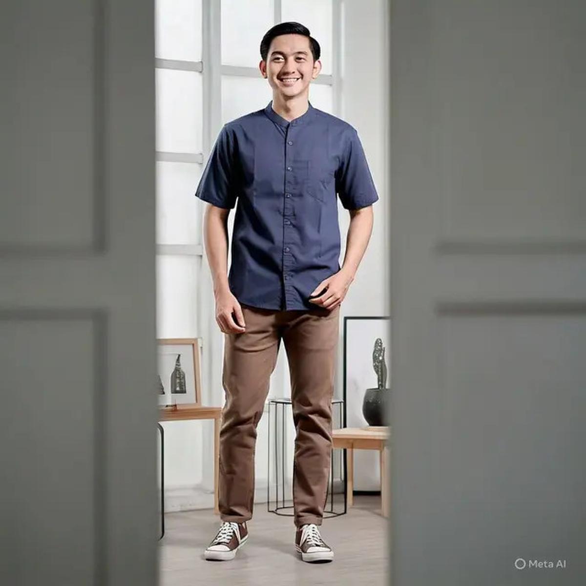 7 Inspirasi Model Kemeja Batik Lengan Pendek Pria Terbaru, Bikin Penampilan Tidak Membosankan di Berbagai Momen