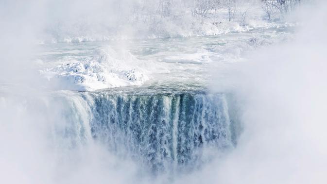FOTO: Air Terjun Niagara yang Membeku