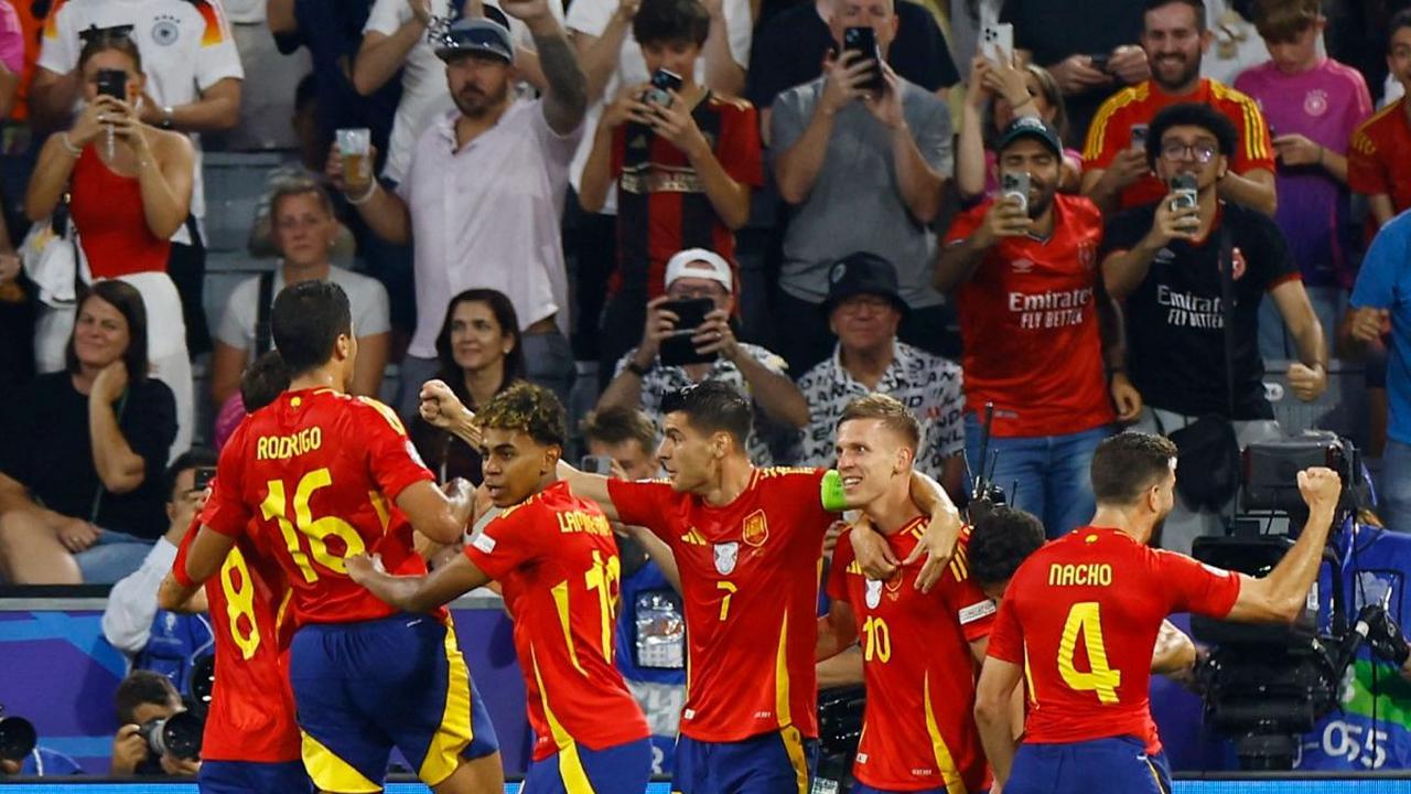 Timnas Spanyol tampil superior saat berhadapan dengan Prancis dalam semifinal Euro 2024 di Allianz Arena, Munich, Jerman, pada Rabu (10/7/2024) waktu setempat. Tim Matador, julukan Spanyol, sukses menumbangkan Prancis berkat gol bersejarah yang dicetak La
