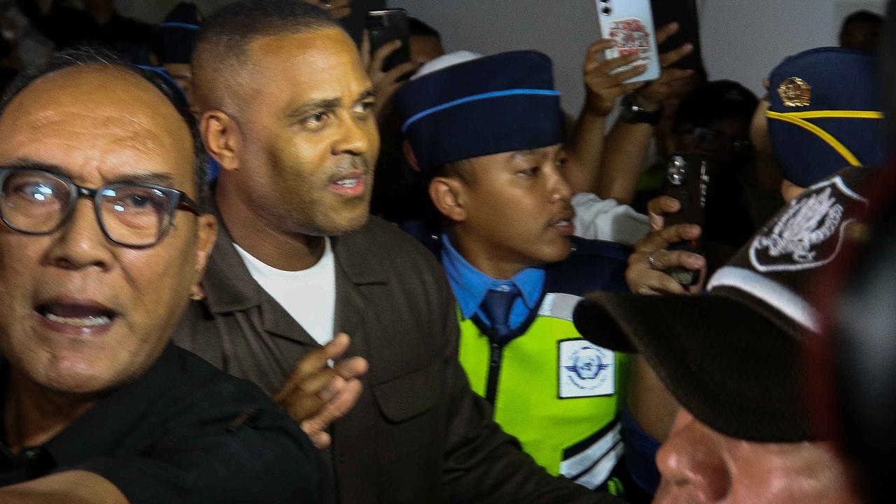 Foto: Momen Patrick Kluivert Tiba di Indonesia
