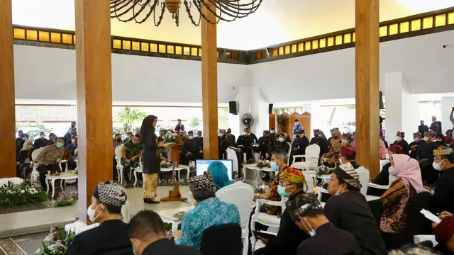 Ipuk Fiestiandani.