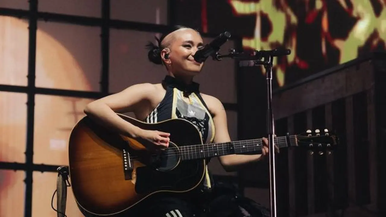 Potret NIKI Sukses Gelar Konser 'Buzz World Tour' di Jakarta (credit: instagram/nikizefanya)