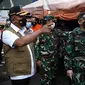Ketua Satgas COVID-19 Ganip Warsito meninjau RS Lapangan Kogabwilhan II Indrapura, Kota Surabaya, Provinsi Jawa Timur, Jumat (11/6/2021). (Badan Nasional Penanggulangan Bencana/BNPB)