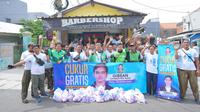 Relawan Wakil Presiden RI Terpilih Gibran Rakabuming Raka menyadari pentingnya peran driver ojek online dan memberikan bantuan bagi mereka yaitu sembako, makanan bergizi, hingga cukur gratis. (Ist)