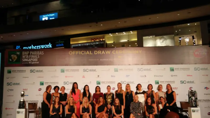 Peserta WTA Finals berpose sebelum tampil