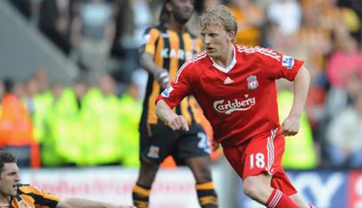 Liverpool&#039;s Dirk Kuyt celebrates scoring during English Premier League match between Hull City and Liverpool at The Kingston Communications Stadium in Hull, on April 25, 2009. AFP PHOTO/PAUL ELLIS