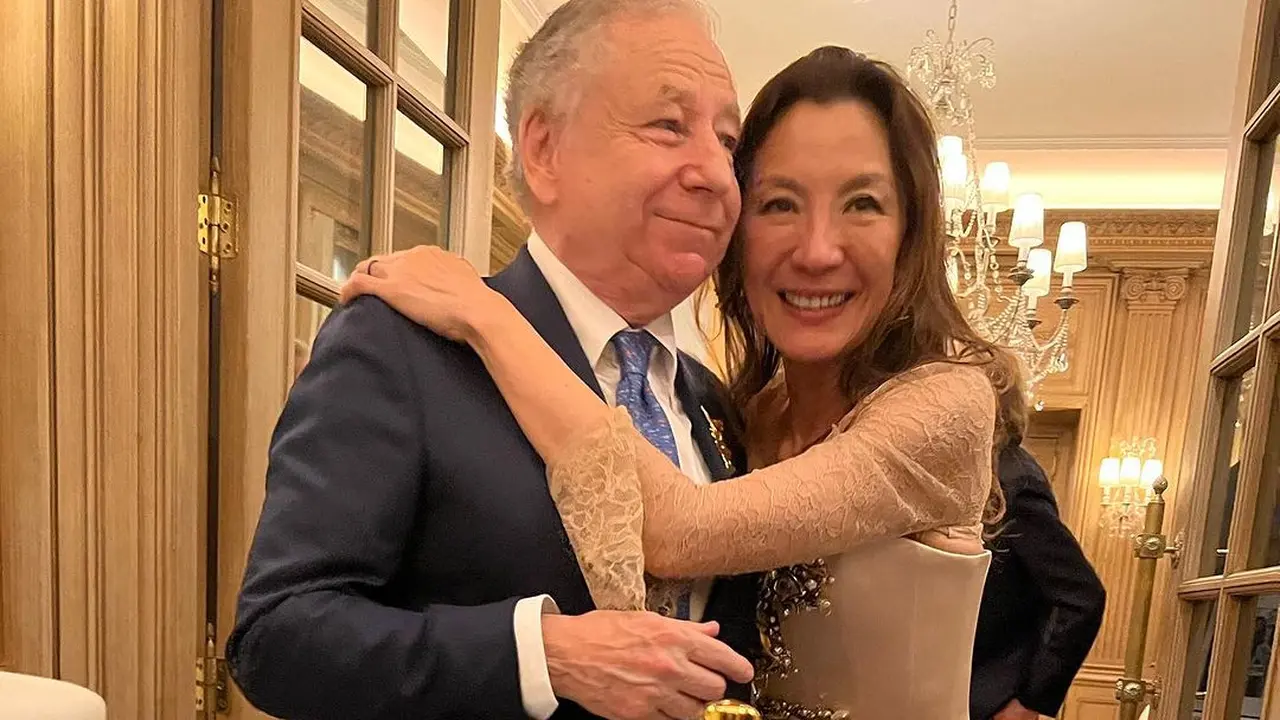 Setelah 19 Tahun Tunangan, Michelle Yeoh Nikah Mantan Bos Ferrari dengan Gaun Sederhana