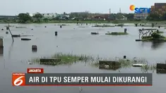 Air yang menggenangi TPU Semper terus disedot menggunakan enam unit pompa. Sementara Pemprov DKI melalui Sudin Kehutanan akan membuat rumah pompa di sekitar lokasi TPU Semper.