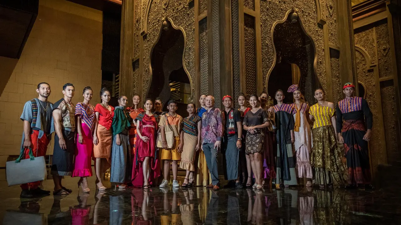 Koleksi Busana Terinspirasi Warisan Toraja di Kampanye Unity in Diversity
