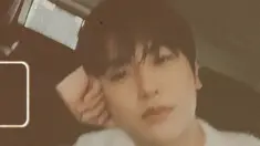 Bagi para fangirl dari grup boyband ZE:A tentu sudah tidak asing dengan nama Park Hyung-sik. Idol berbakat ini mulai malang melintang di dunia seni peran sejak debut pertamanya dalam drama spesial SBS berjudul I Remember You. Memiliki wajah tampan dengan suara merdu membuat Hyung-sik sangat digemari oleh para perempuan.&nbsp;(FOTO: instagram.com/phs1116/)