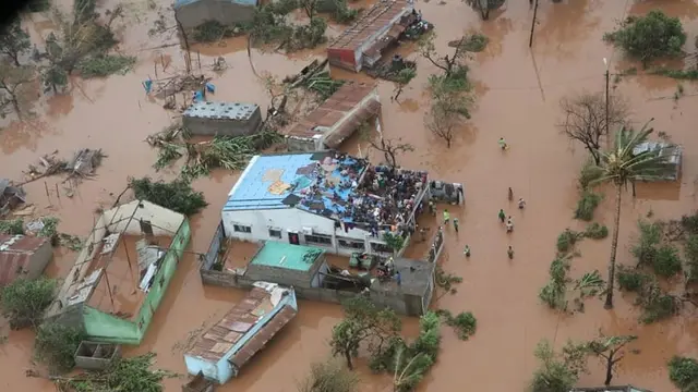 Hantaman badai siklon menyebabkan banjir di banyak wilayah di Mozambik (AFP Photo)