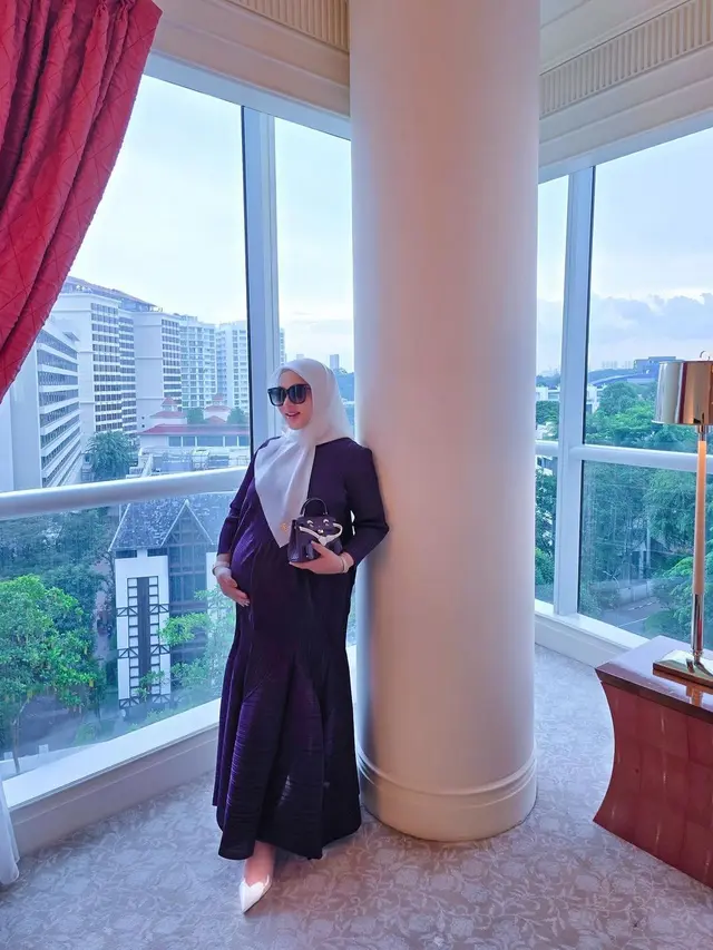 6 Pesona Syahrini di Kehamilan 8 Bulan, Konsisten Tampil Mewah Tenteng Tas Hermes Rp2 Miliar