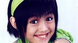 Pelantun lagu Tak Ada Logika juga sudah pintar berekspresi sedari kecil. Tak heran Agnez Mo saat kecil ini sering mendapatkan pekerjaan sebagai model di pemotretan. Senyum manis Agnez Mo saat kecil banjir pujian. (Liputan6.com/IG/agnezmo)