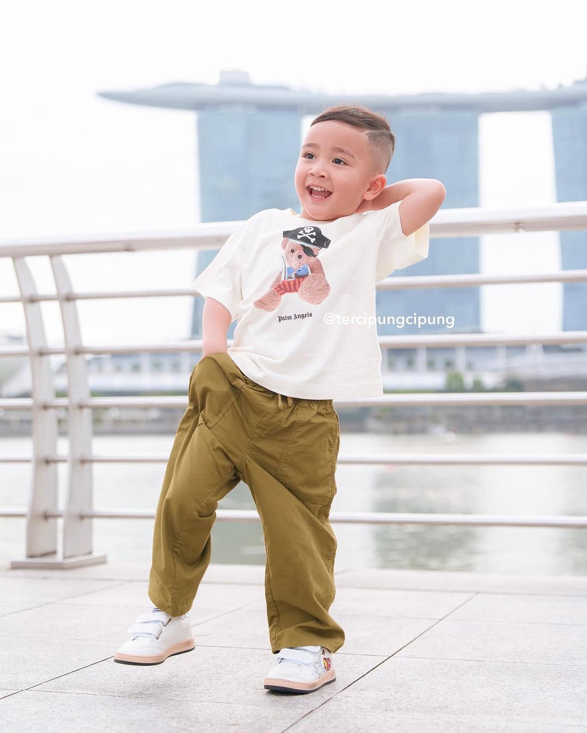 5 Potret Terbaru Rayyanza dengan Gaya Anak Skena, Senggol Dong!