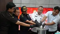 Bea Cukai dan Polres Karimun Ungkap Penyelundupan Sabu dan Ganja dari Malaysia