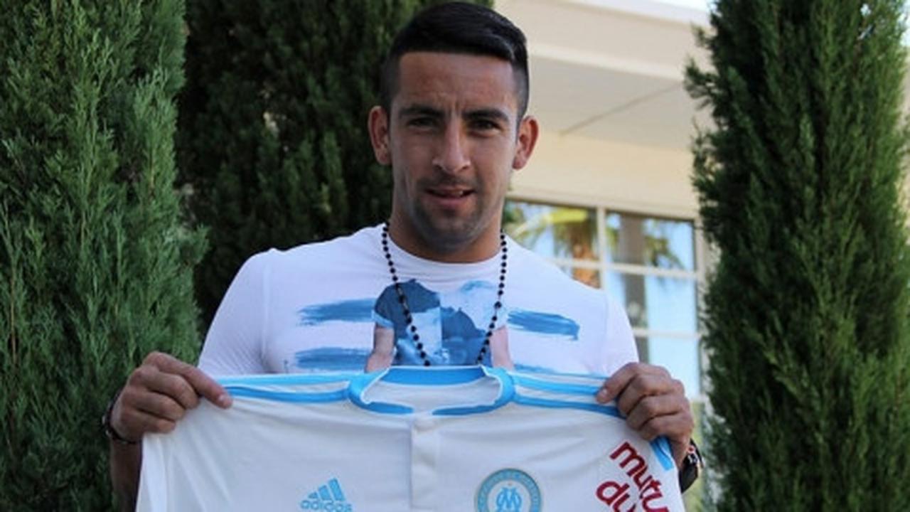 Juventus lepas dua bek sayap ke Marseille