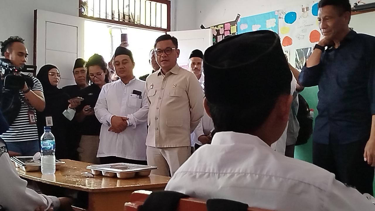 Siswa SMP di Depok Senang Dapat Makan Bergizi Gratis: Enak, Mewah
