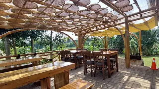 Temanasi Resto - Prasmanan Rumahan yang Bikin Nagih