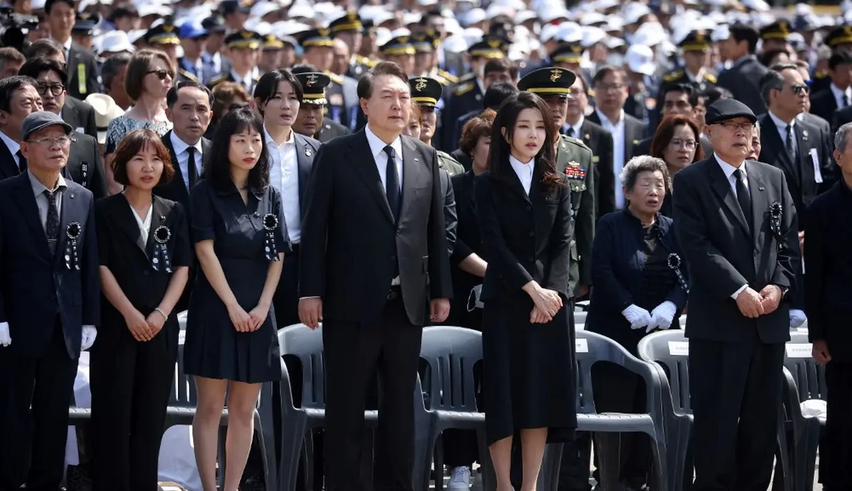 <p>Bagi orang Korea, peringatan ini sangat penting. Karena itu hari ini ditetapkan sebagai hari libur umum bagi seluruh warga Korea Selatan. (KIM HONG-JI/POOL/AFP)</p>